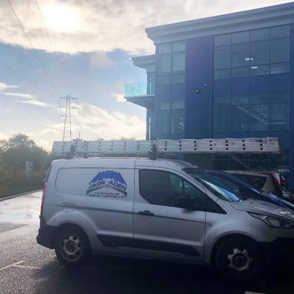 Jade Aden Services van